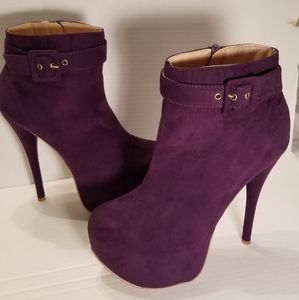 Purple " shoe dazzle" suede zip up ankle boots